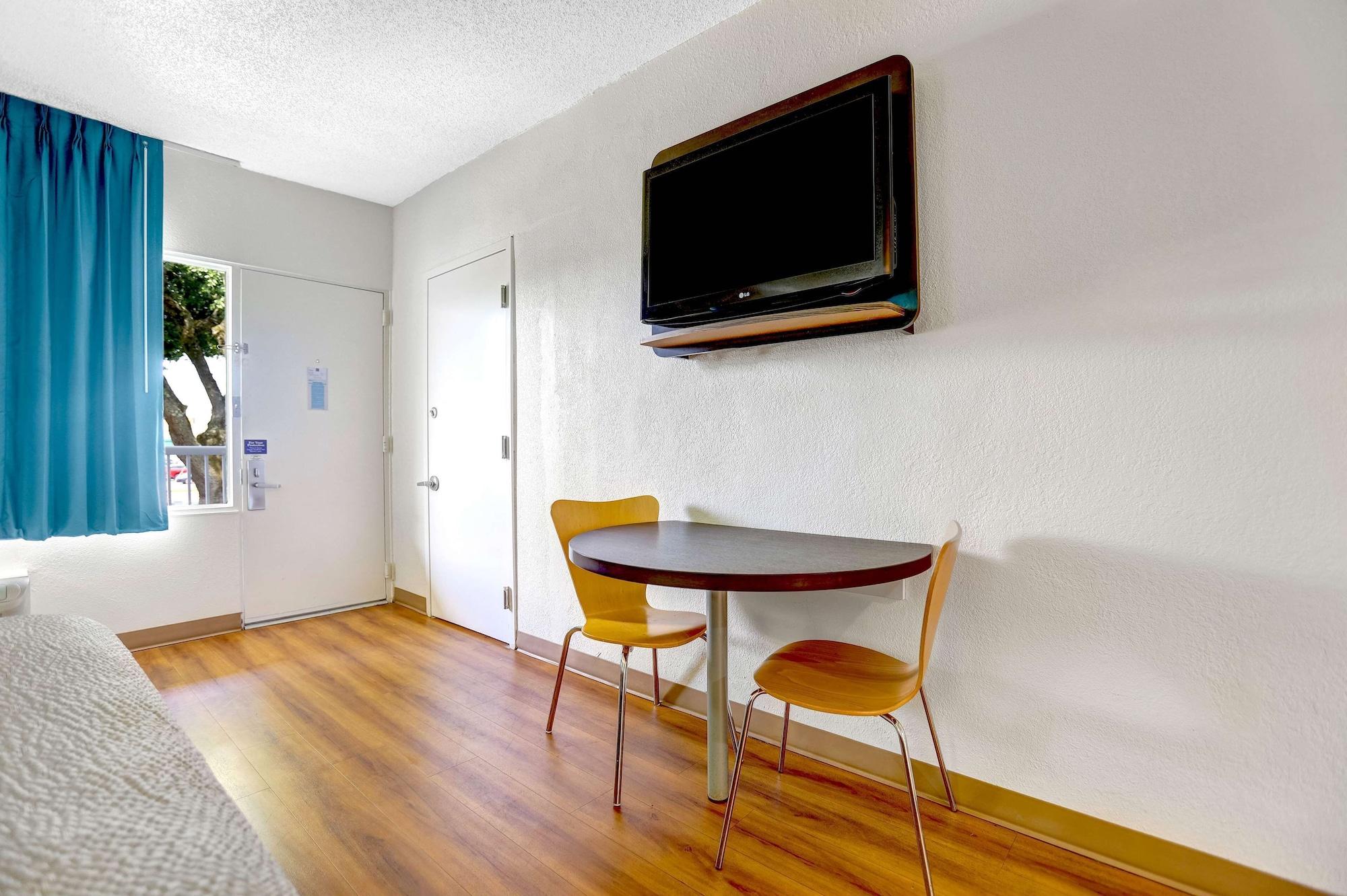Motel 6-Jacksonville, Nc Екстериор снимка